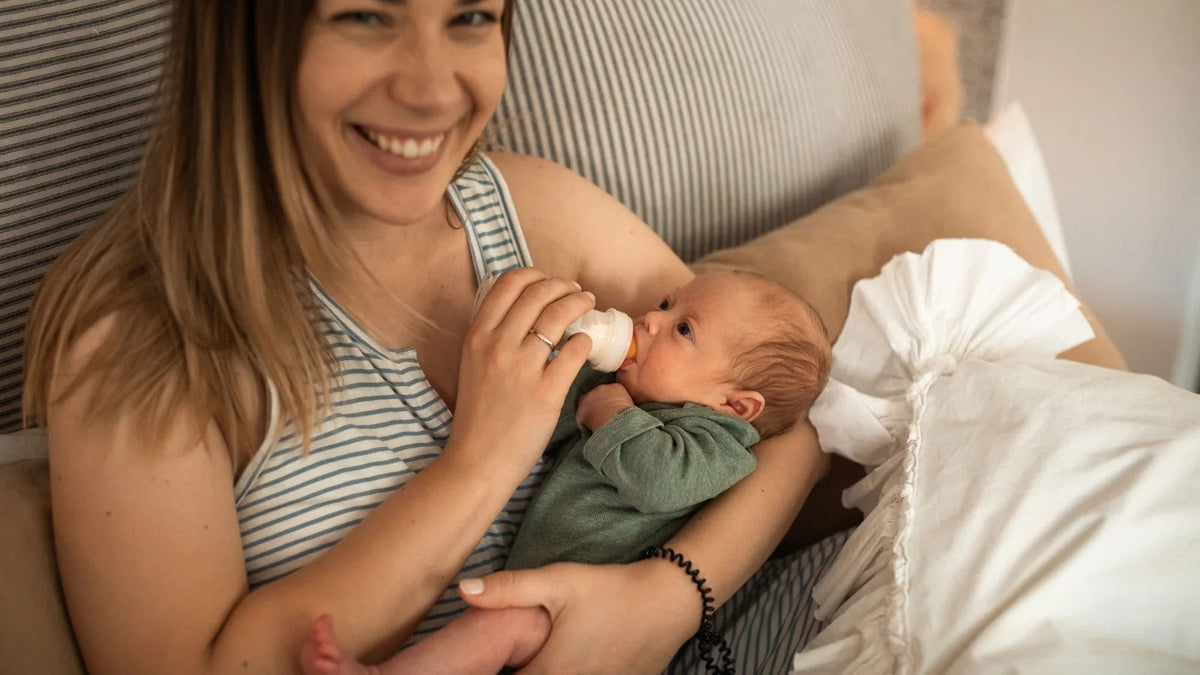 Glass, Plastic or Silicone Baby Bottles: Heat, Microplastics, Breakage and Which to Choose